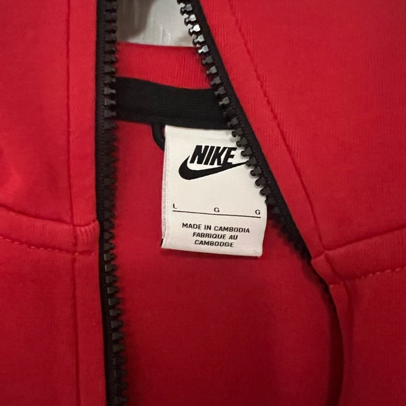 Nike Tech Men's Red Jacket - Picture 4 of 5